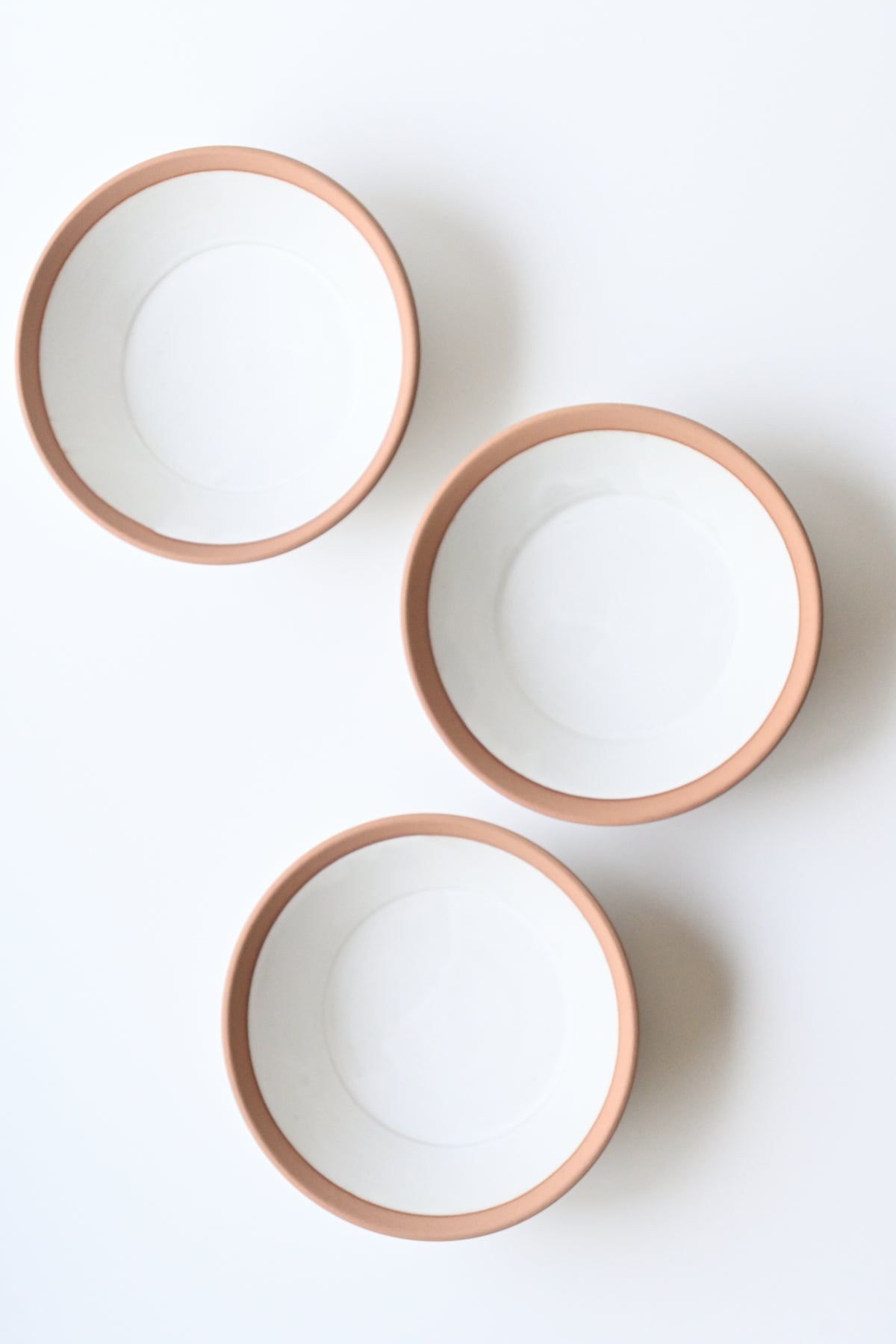 Sharp low bowl / natural white