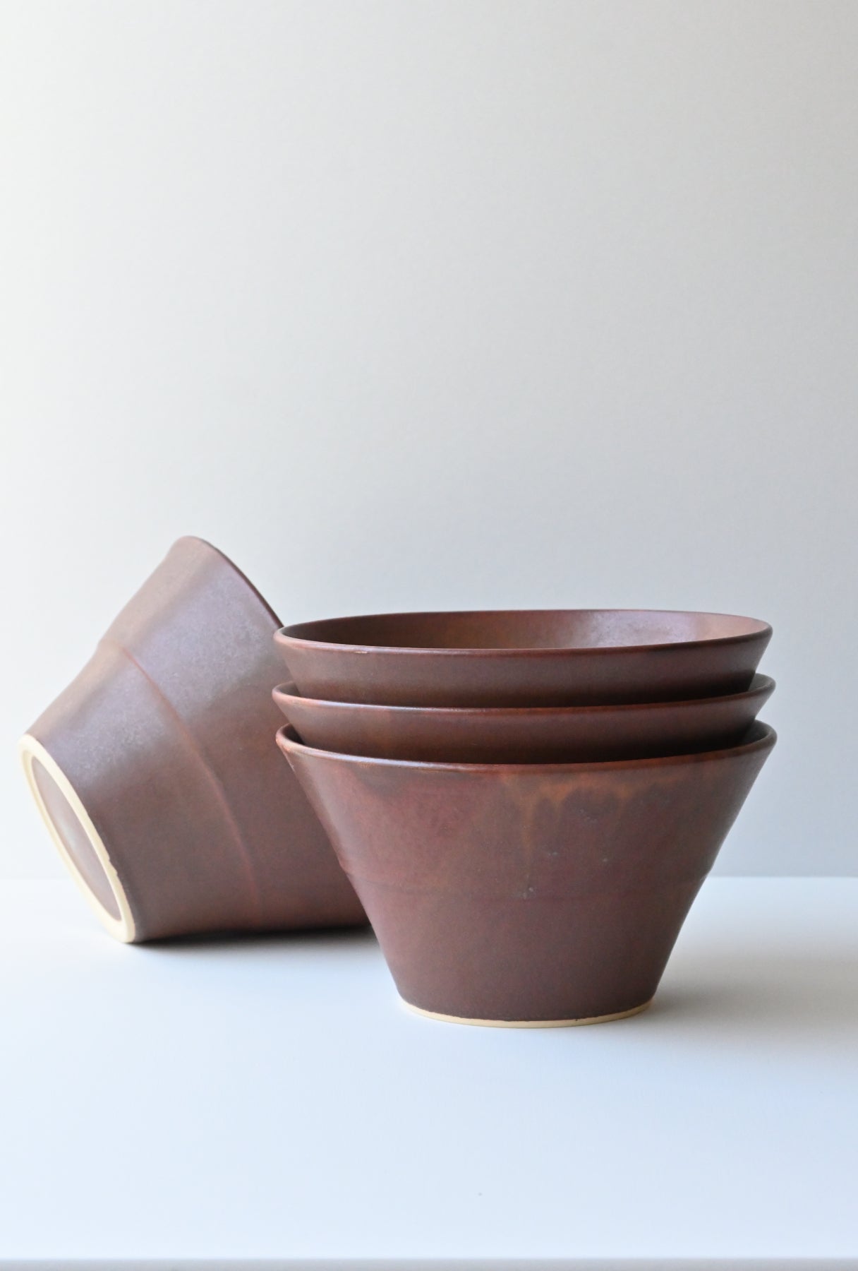 bowl/ red brown