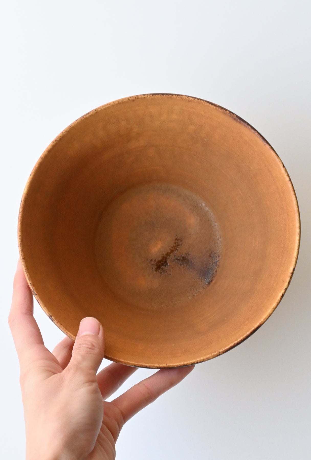 bowl/ yellow brown