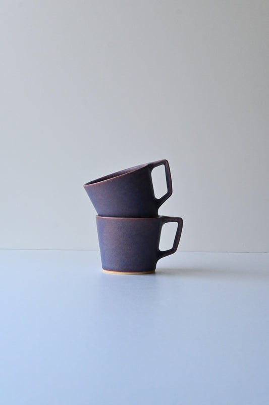 mug N / purple