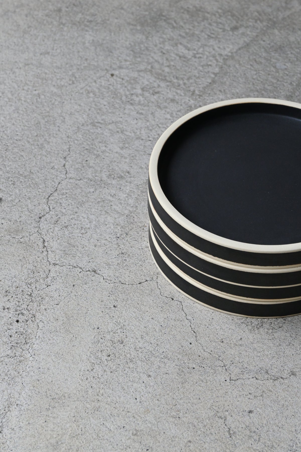 Flat plate / tarte size M / matt black