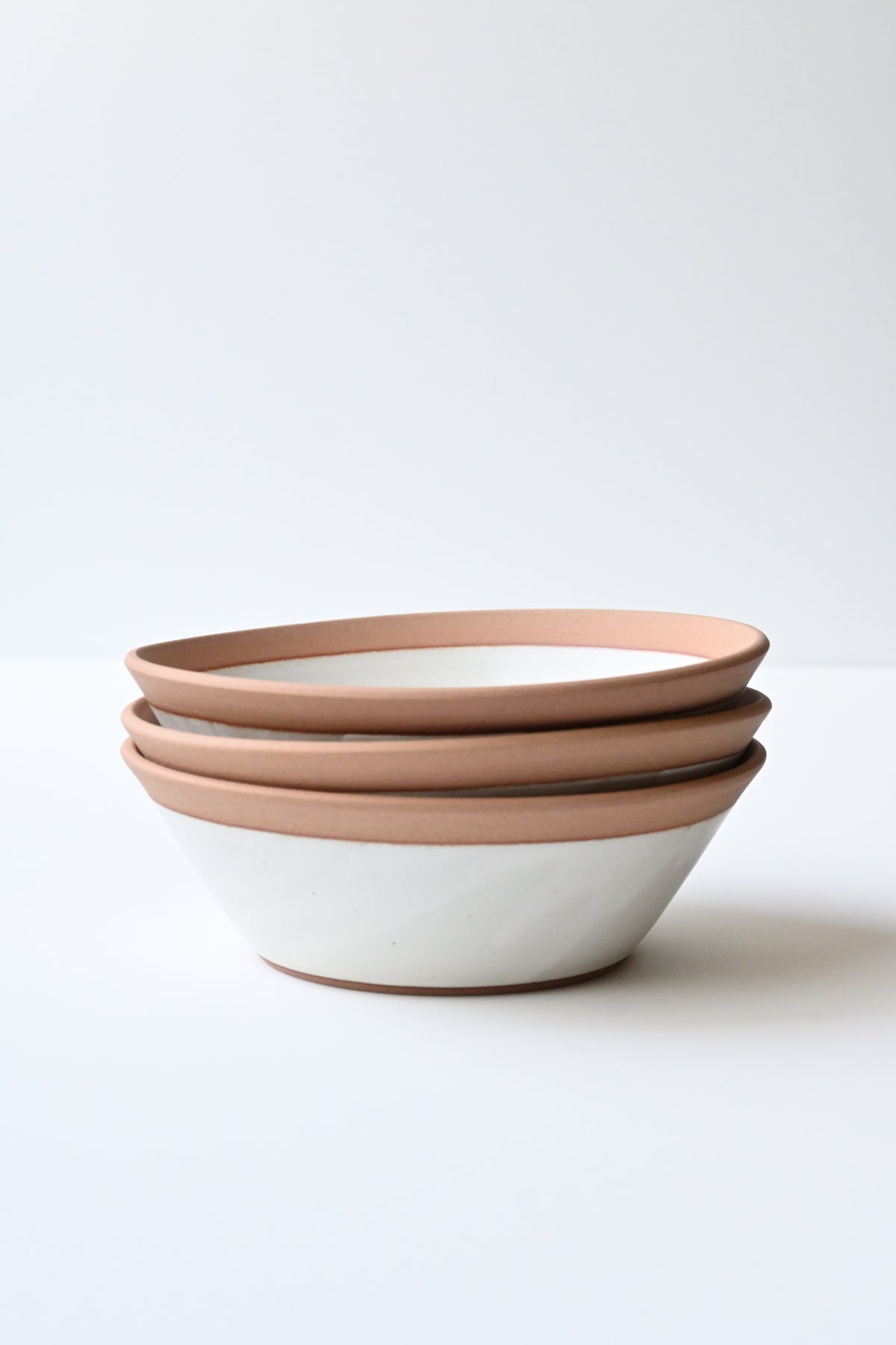 Sharp low bowl / natural white