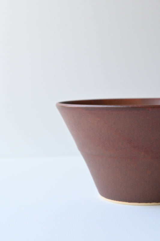 bowl/ red brown