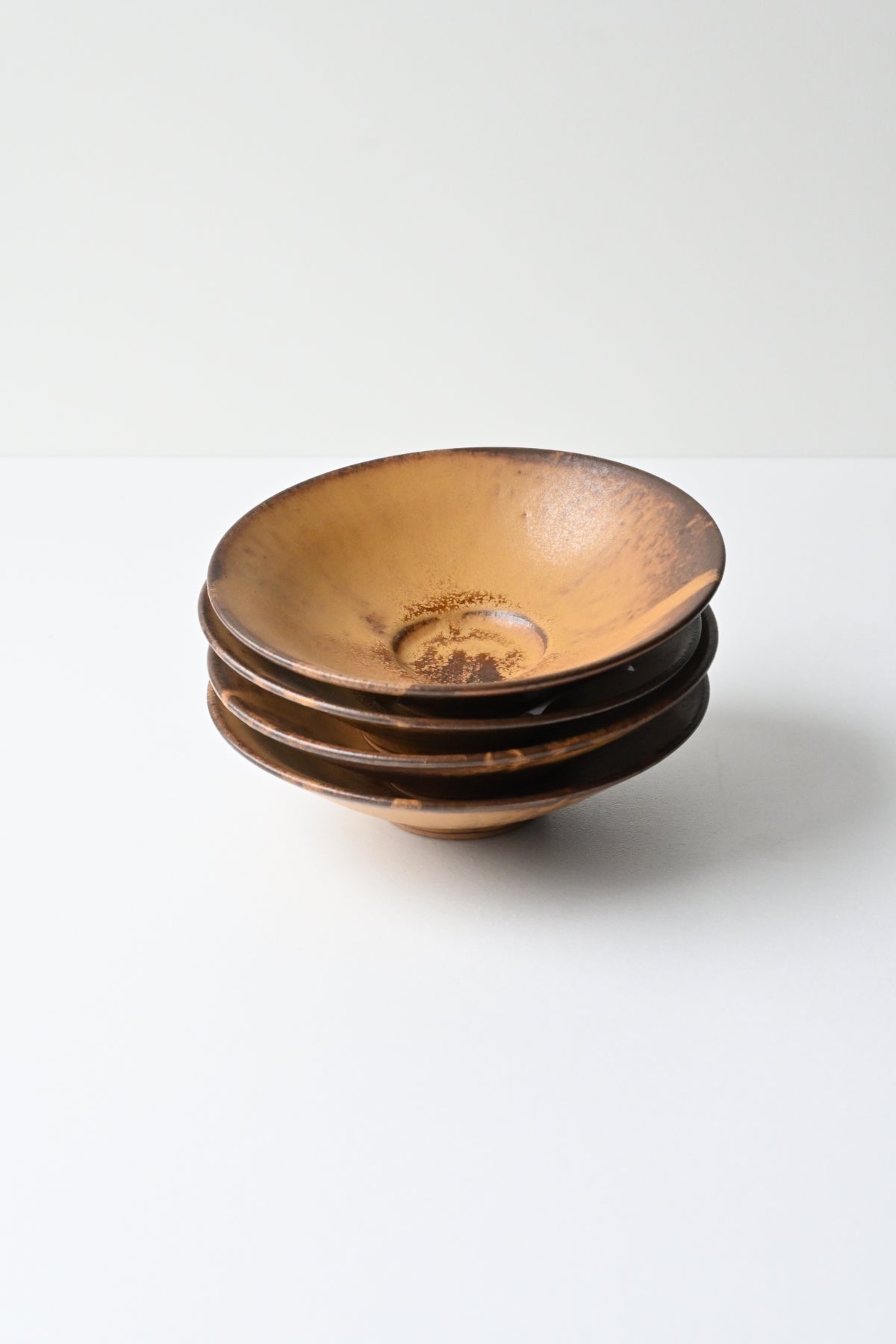 shallow mini bowl / yellow brown