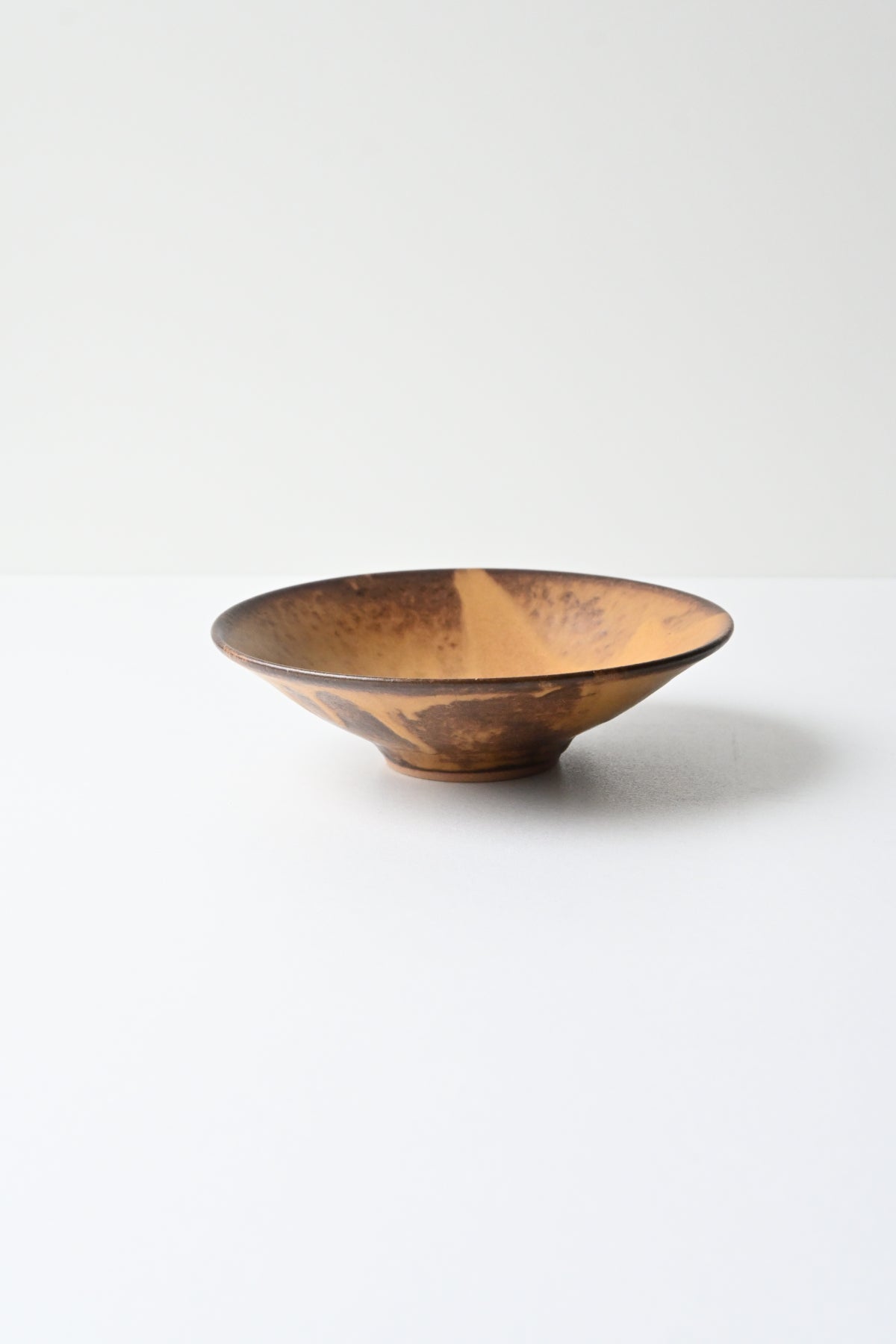 shallow mini bowl / yellow brown