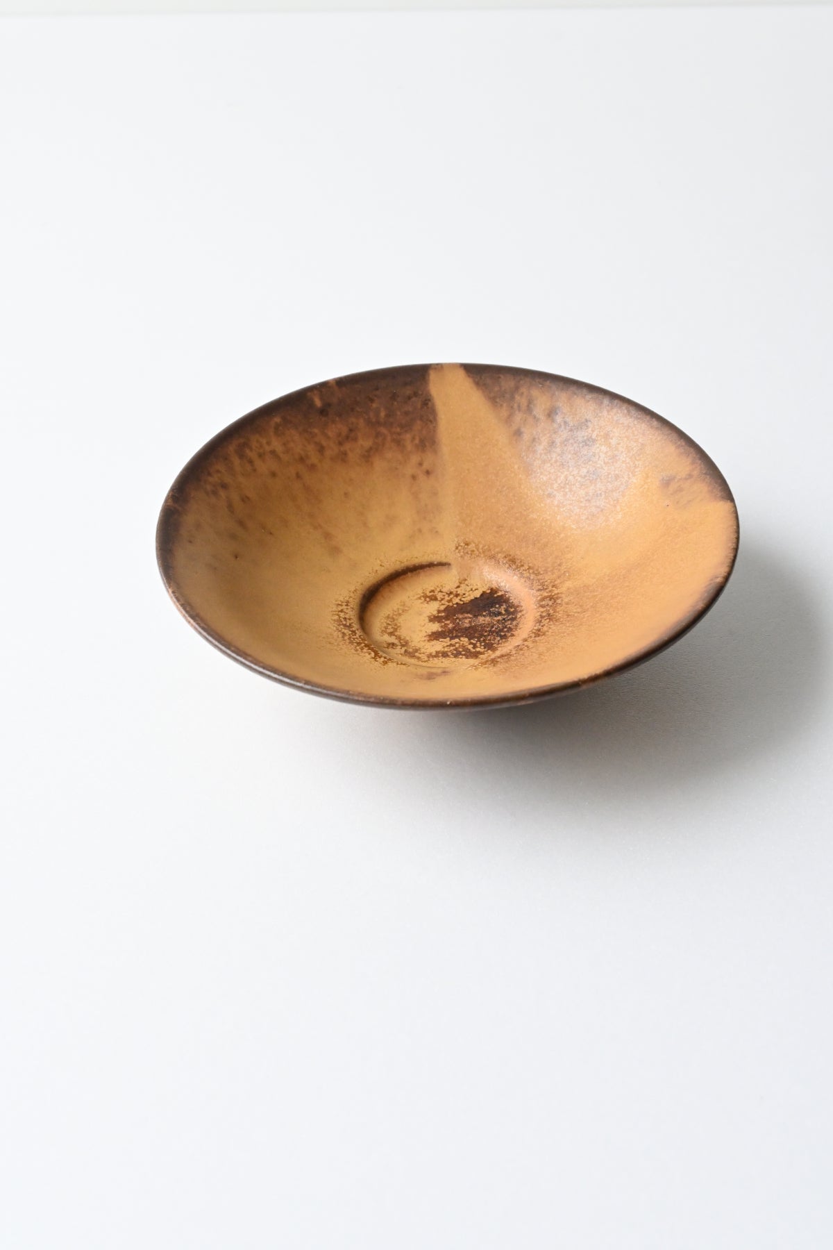shallow mini bowl / yellow brown