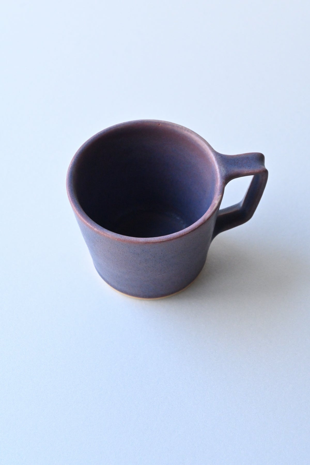 mug N / purple
