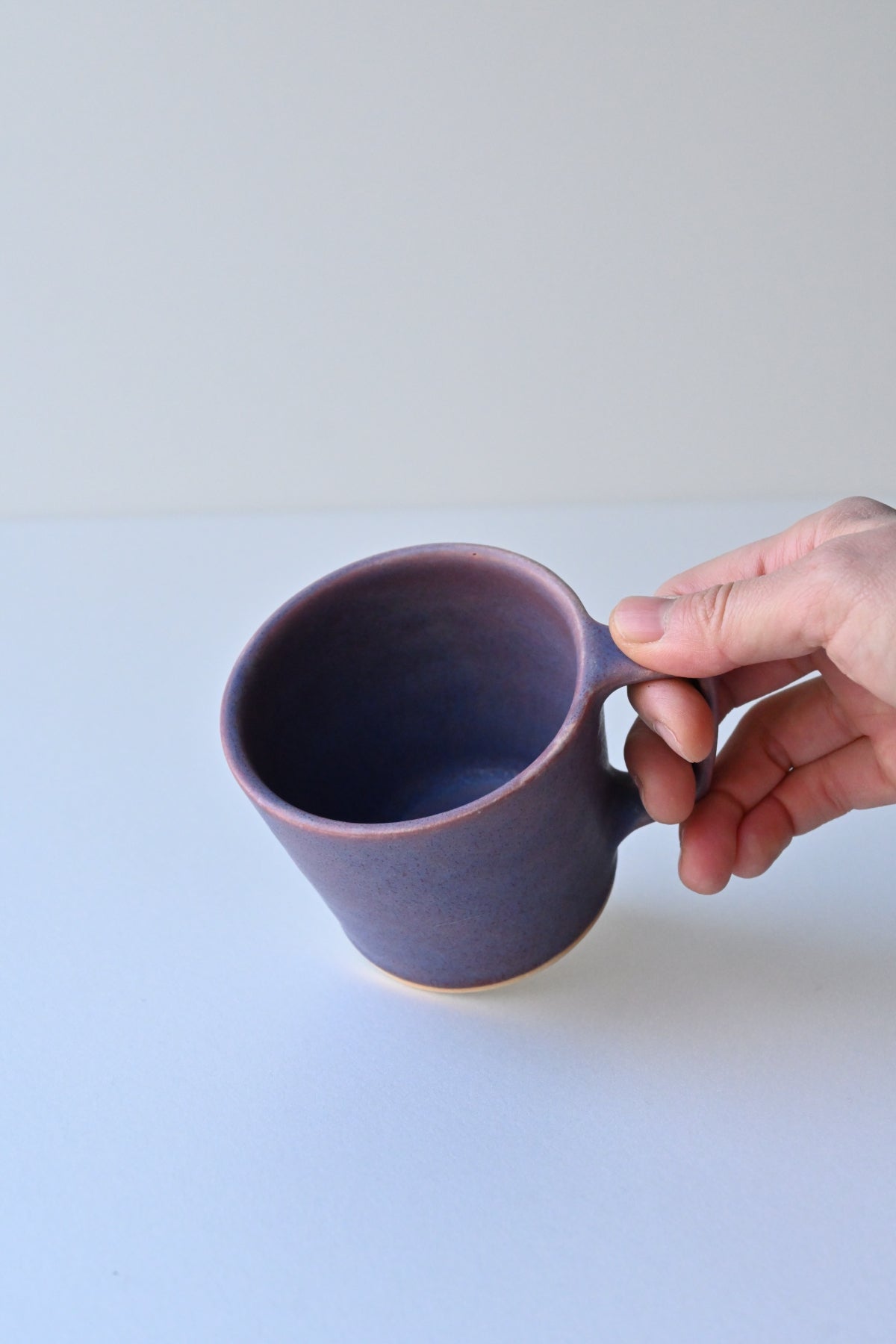 mug N / purple