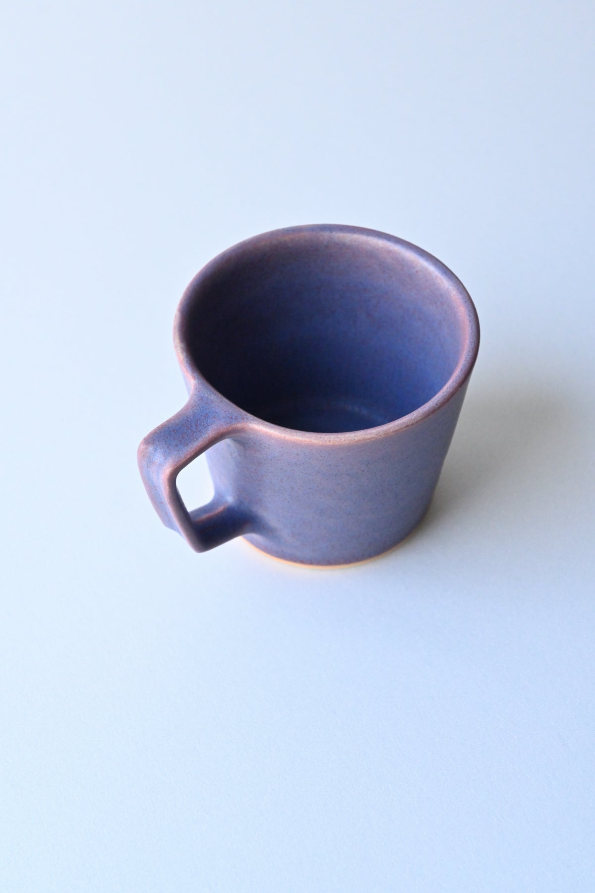 mug N / purple