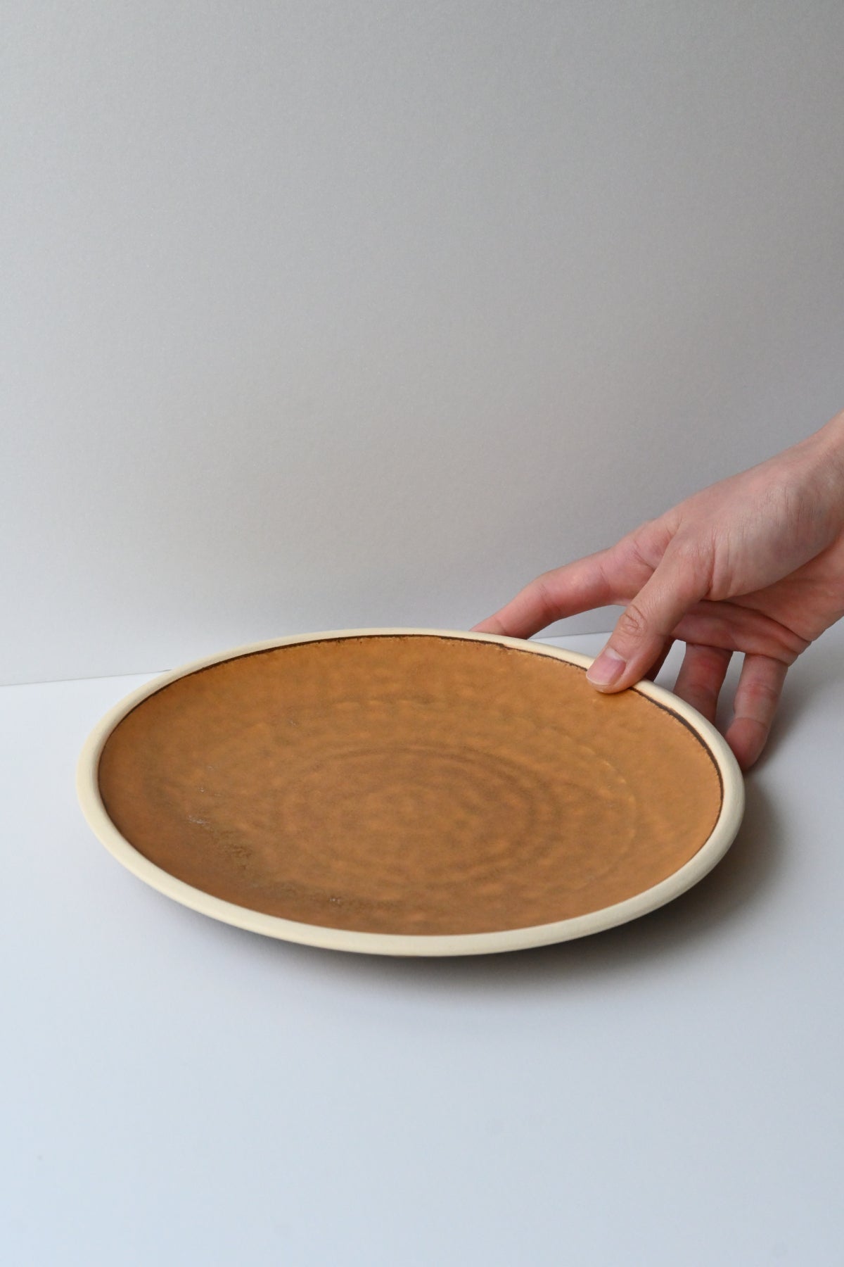 round plate / 2622805yellowbrown